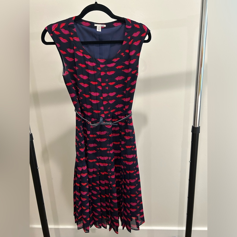 Nordstrom (Halogen)Beautiful pleated dress with lips